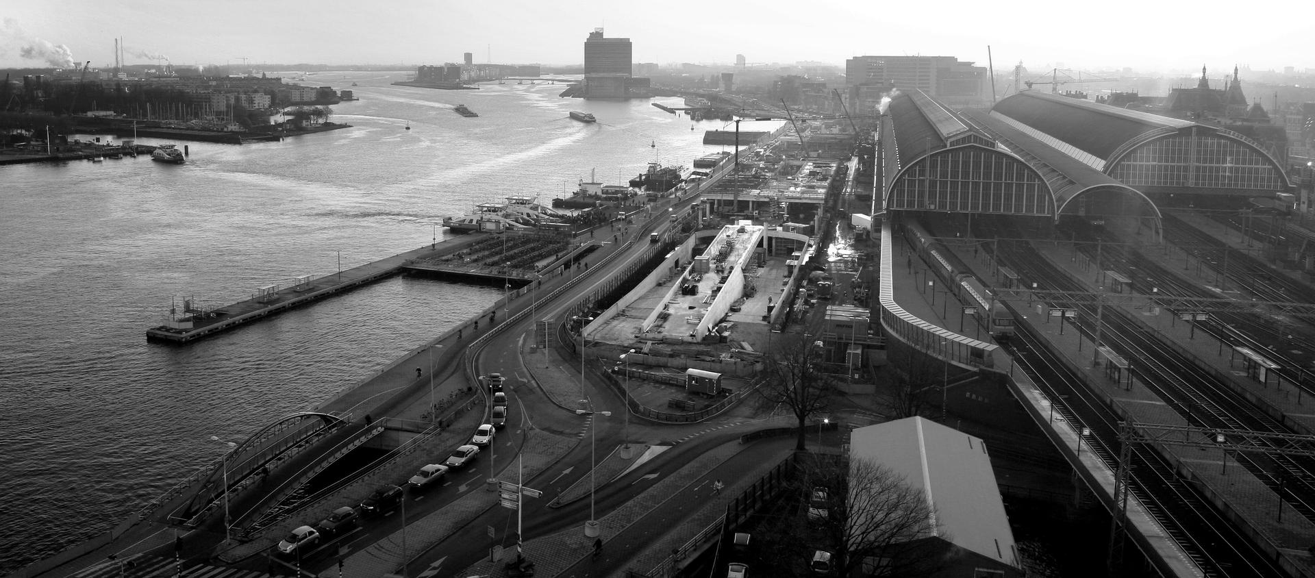 The IJ river