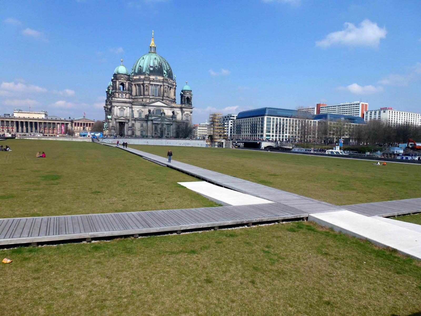 Marx-Engels Square